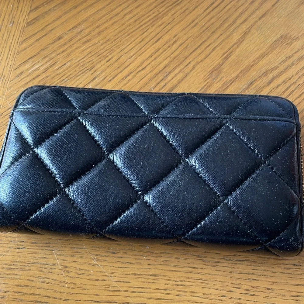 Kate Spade New York Bifold Wallet in Black Quilted Leather